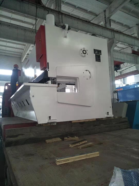 電液同步數(shù)控折彎?rùn)C(jī)