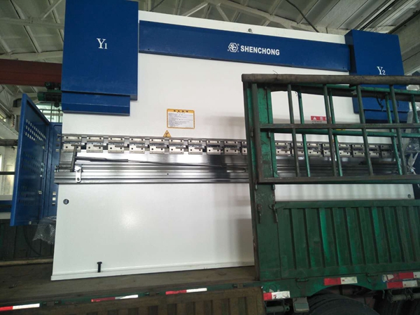 160噸4米 電腦s630 4十1軸數(shù)控折彎機(jī)